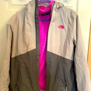 SOLD The north face 2 in 1 jacket